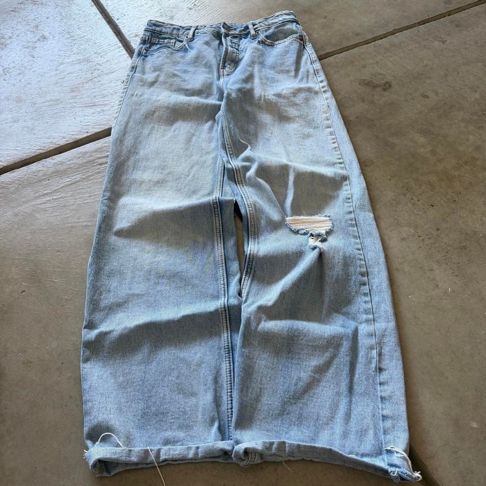 28x29 Light Wash Blue Distressed Jeans Y2K 2000s Vintage